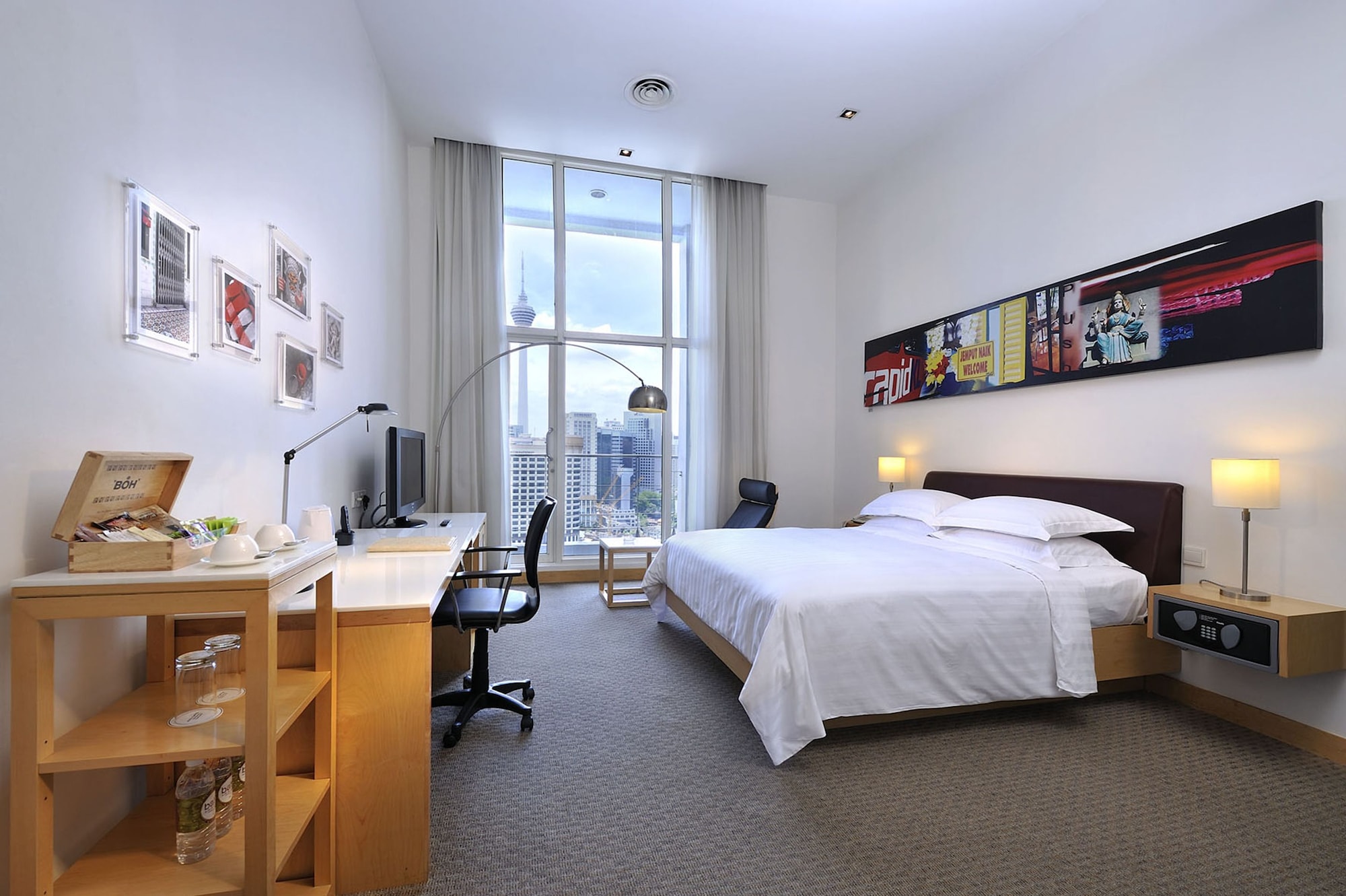 PREMIUM, QUEEN BED