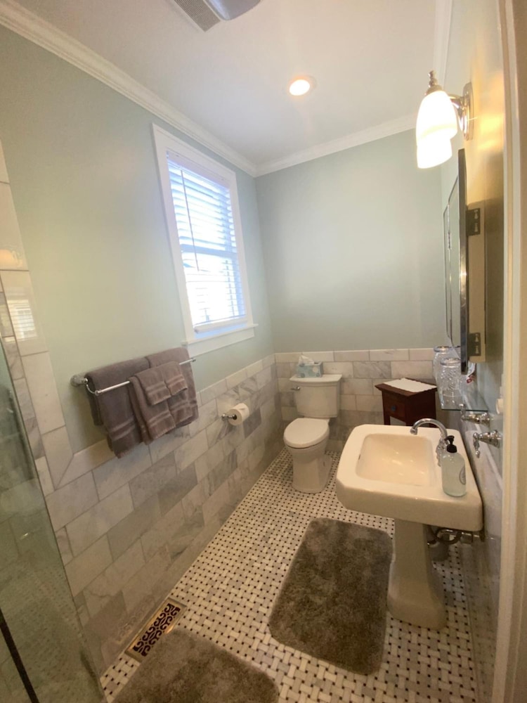 Valparaiso Inn Bed & Breakfast 38/39