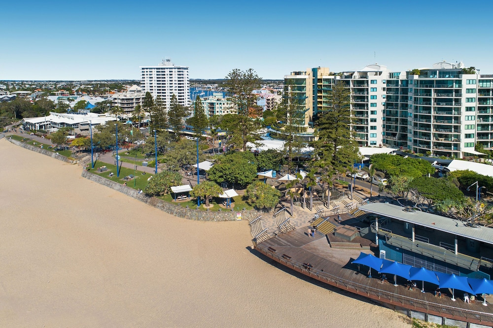 PENINSULAR BEACHFRONT RESORT 66/69