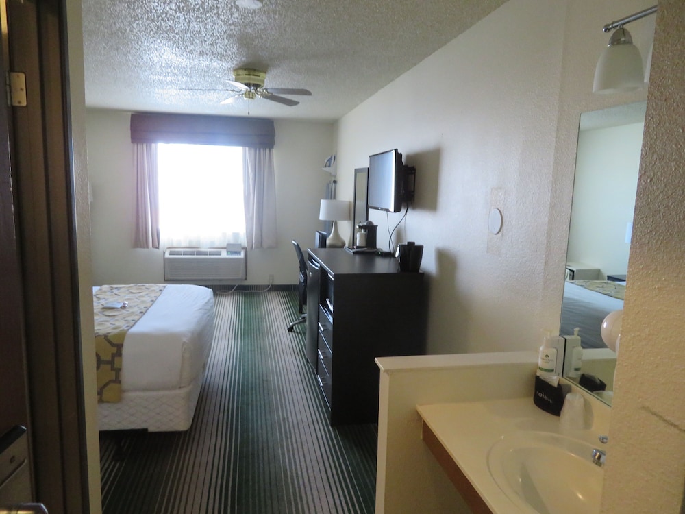 SureStay Plus by Best Western Montrose 43/48