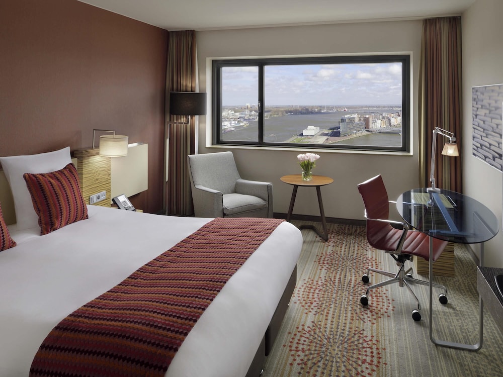 Movenpick Amsterdam City Centre 15/75