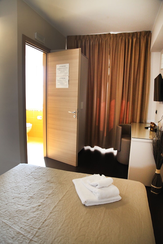 Hotel Sogni D Oro Airport Formerly Hotel Morgan 30/47