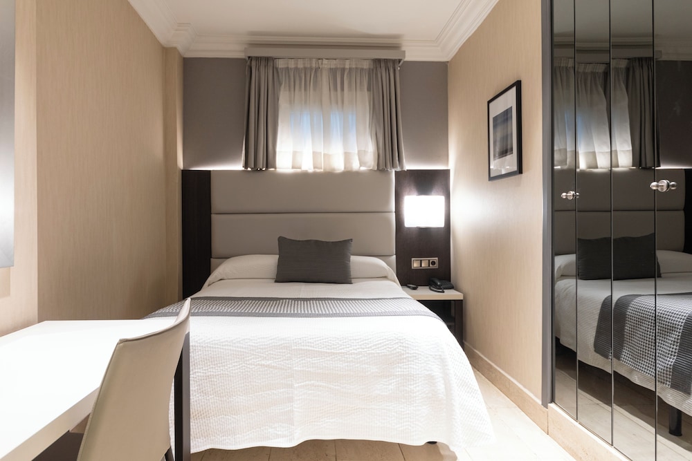 Europa Hotel 11/57