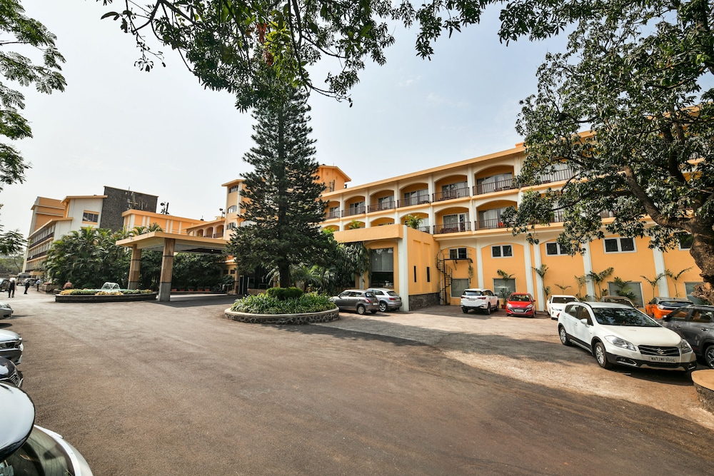 Fariyas Resort Lonavla 70/77