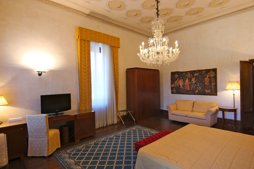 HOTEL VILLA GIONA 50/77