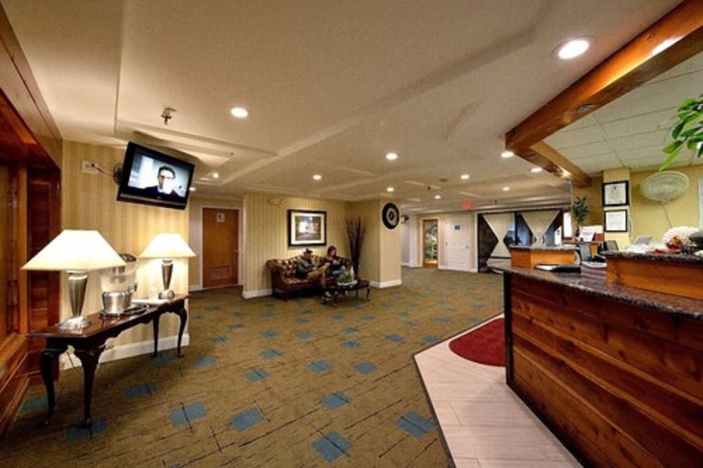 Ambassador Inn Suites 9/43