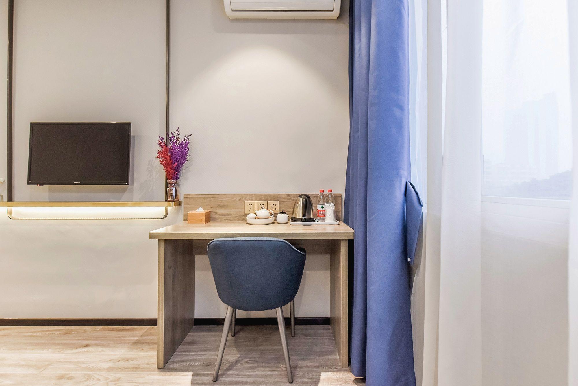 7 Days Inn (Rongchang Commercial Pedestrian Street) 28/28
