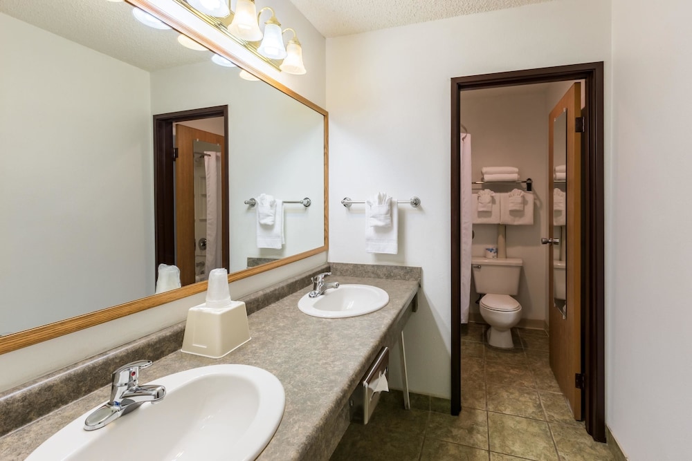 Super 8 by Wyndham Grand Island South 21/37