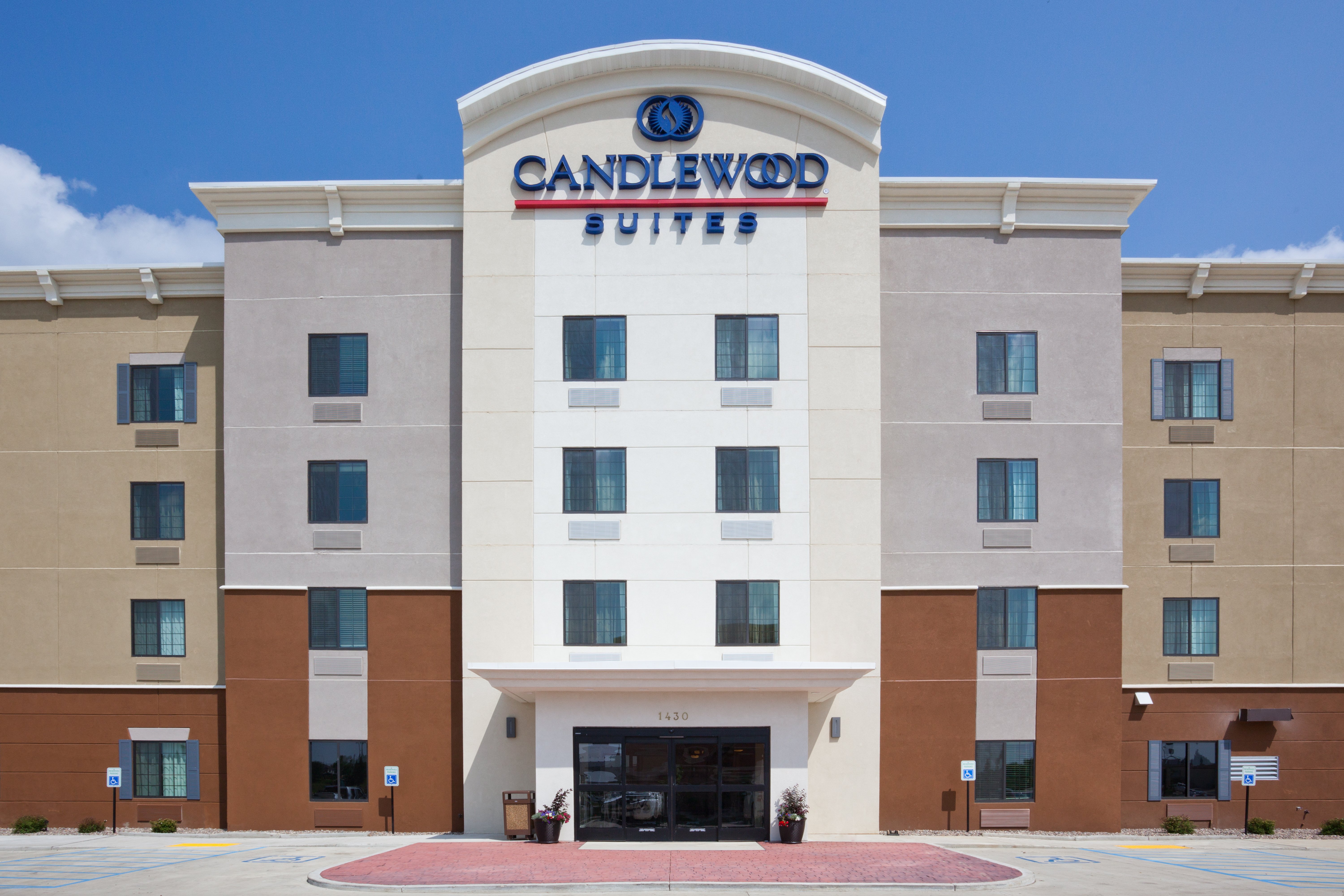 Candlewood Suites Dickinson Nd 4/19