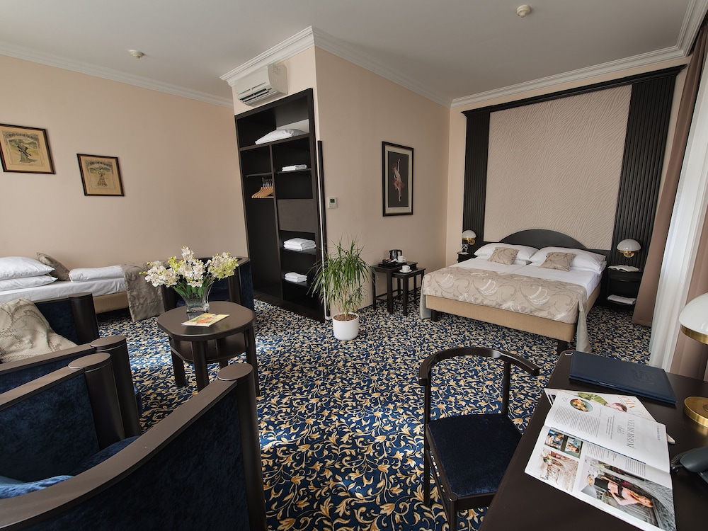 EA HOTEL ROYAL ESPRIT 14/22