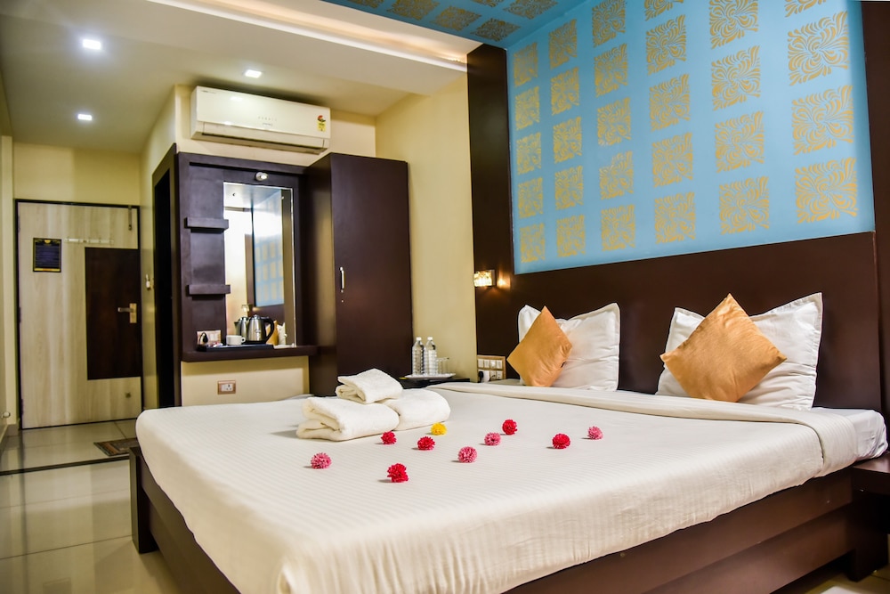 Hotel Tulsi 6/38