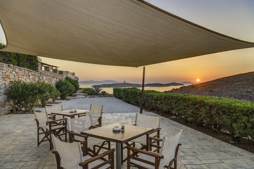 Sunrise Beach Suites 28/50