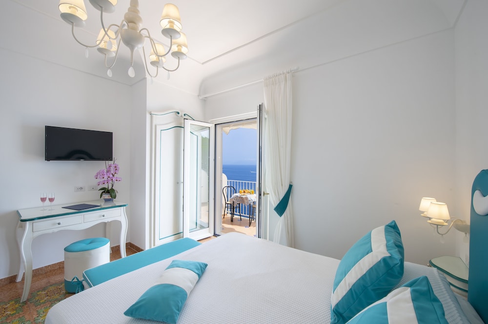 STANDARD, TRIPLE, SEA VIEW, TERRACE