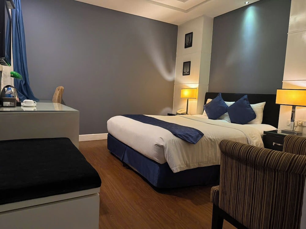 Hanoi Victor Gallery Hotel & Spa 25/50