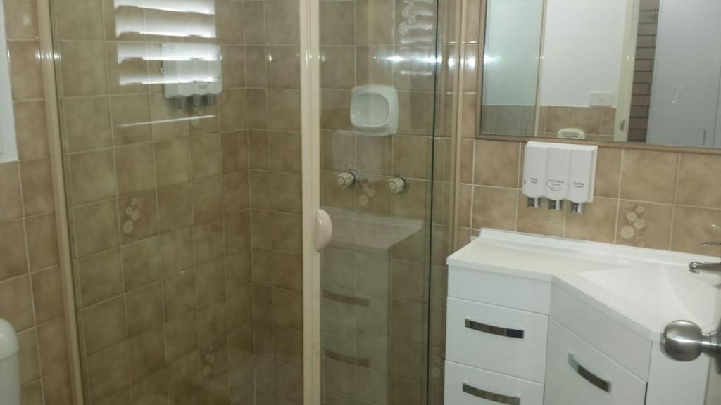Chermside Motor Inn 35/39