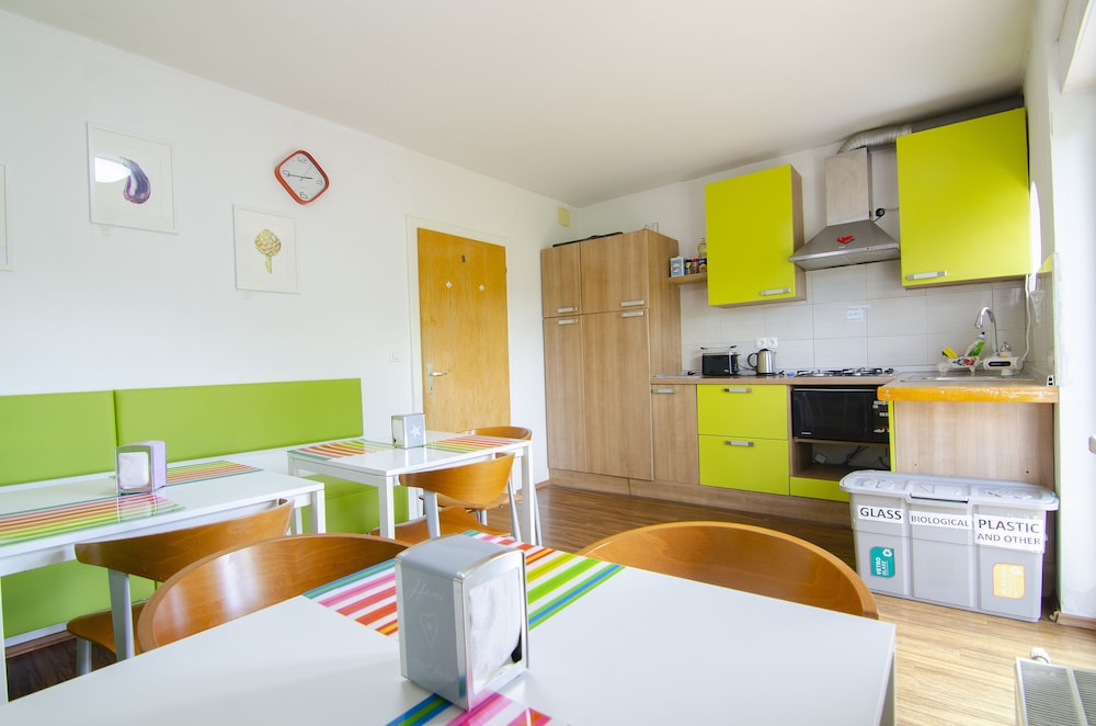 Family Guesthouse GreenSLO 35/50