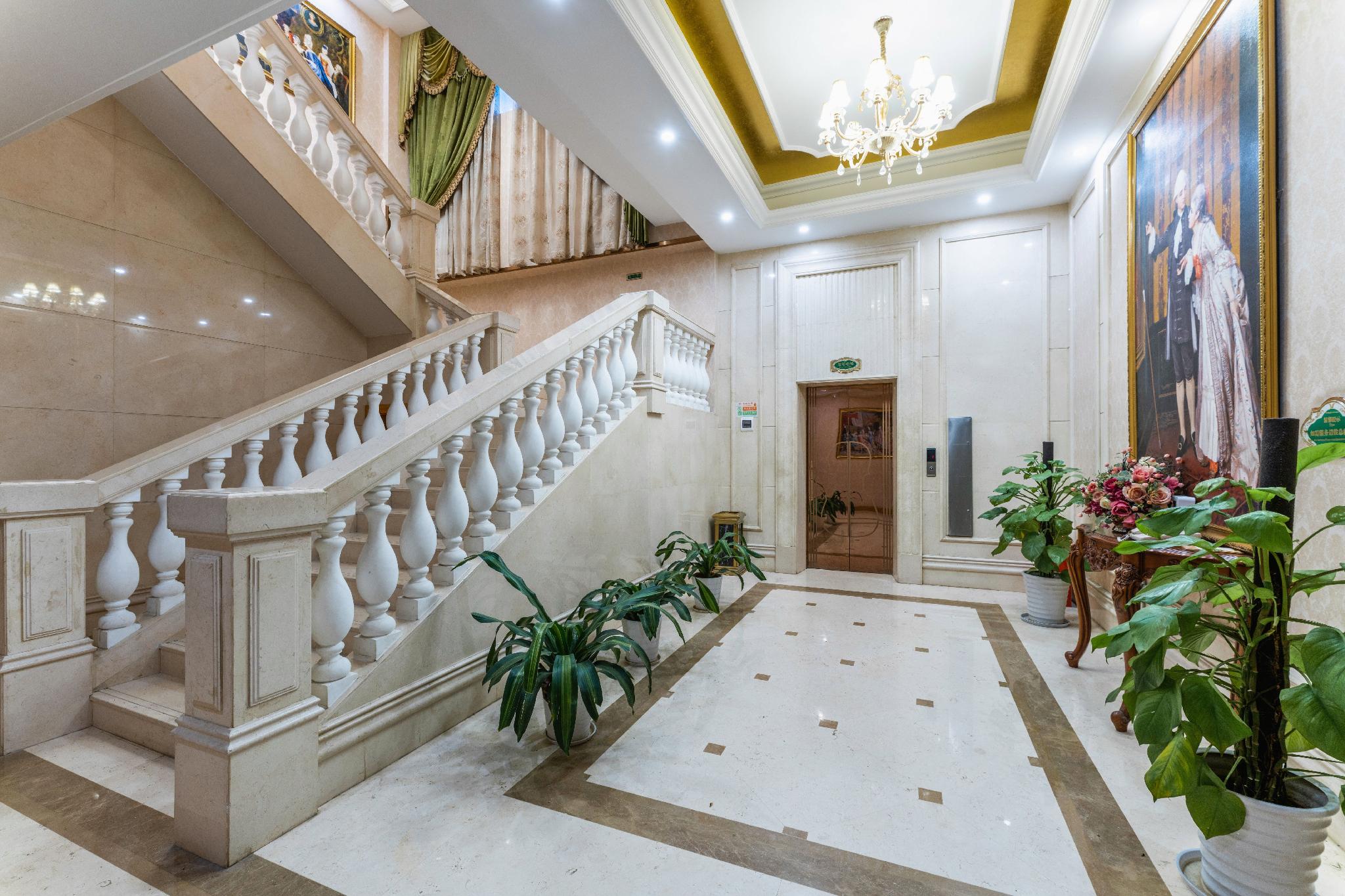Vienna Hotel (Wuhan Lingjiaohu Wanda Metro Station) 22/54