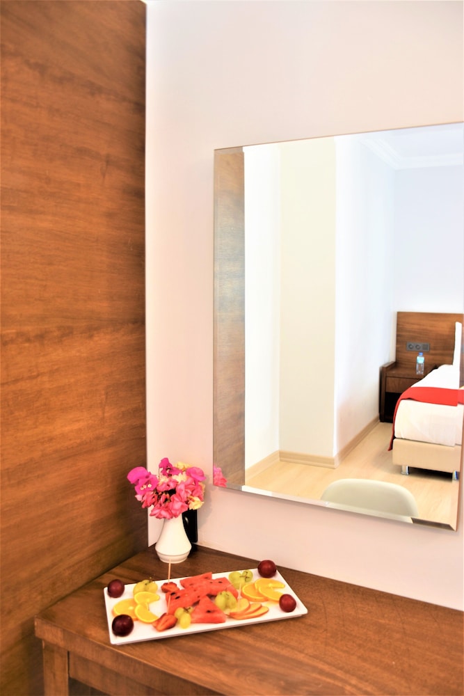 Modern Life Bodrum Otel 50/50
