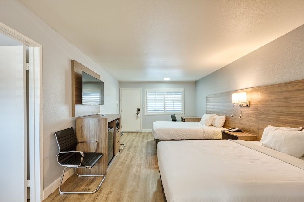 Vagabond Inn San Luis Obispo 24/66