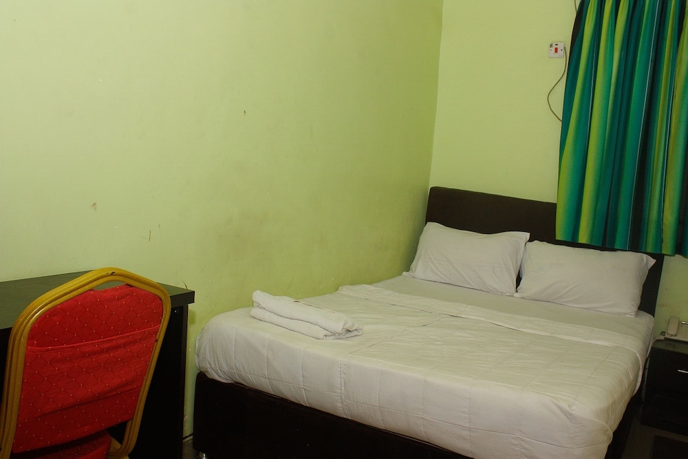 Ikeja Transit Hotel 6/14