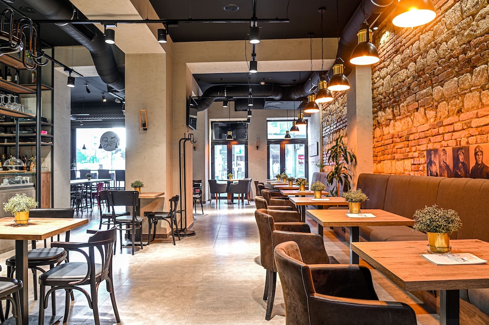 Opera Garni Hotel Belgrade 36/44