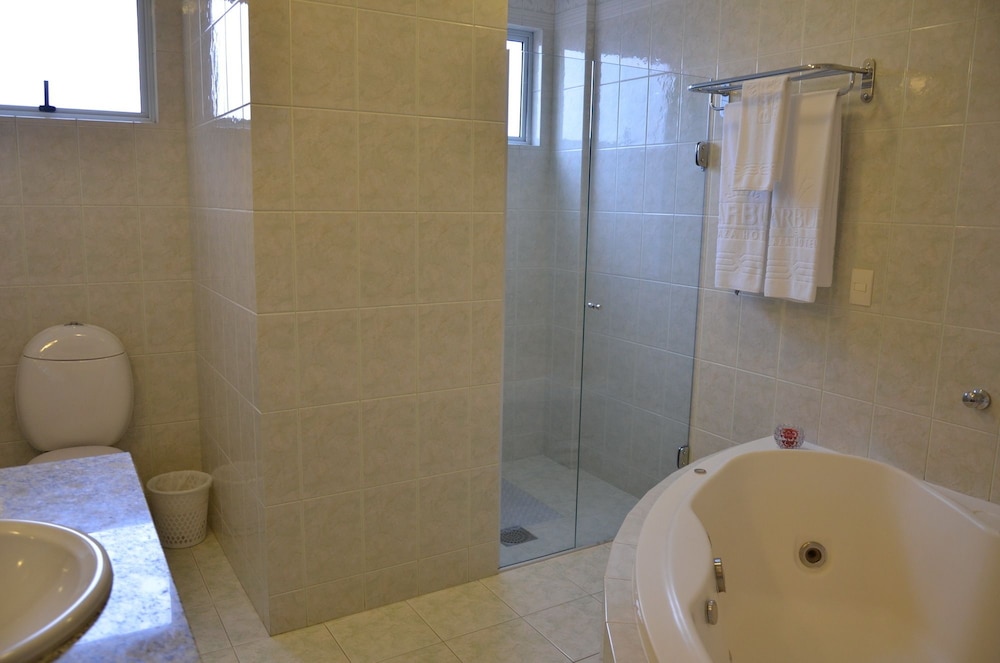 Barbur Plaza Hotel 43/45