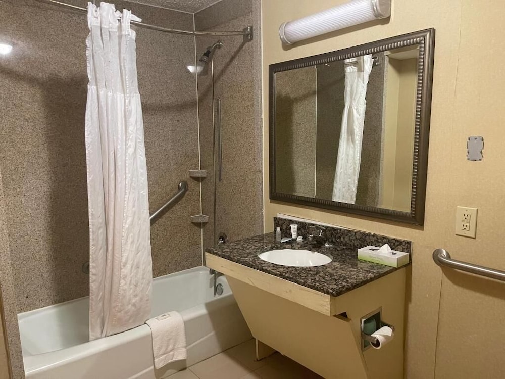 Budgetel Inn & Suites Atlanta 39/41