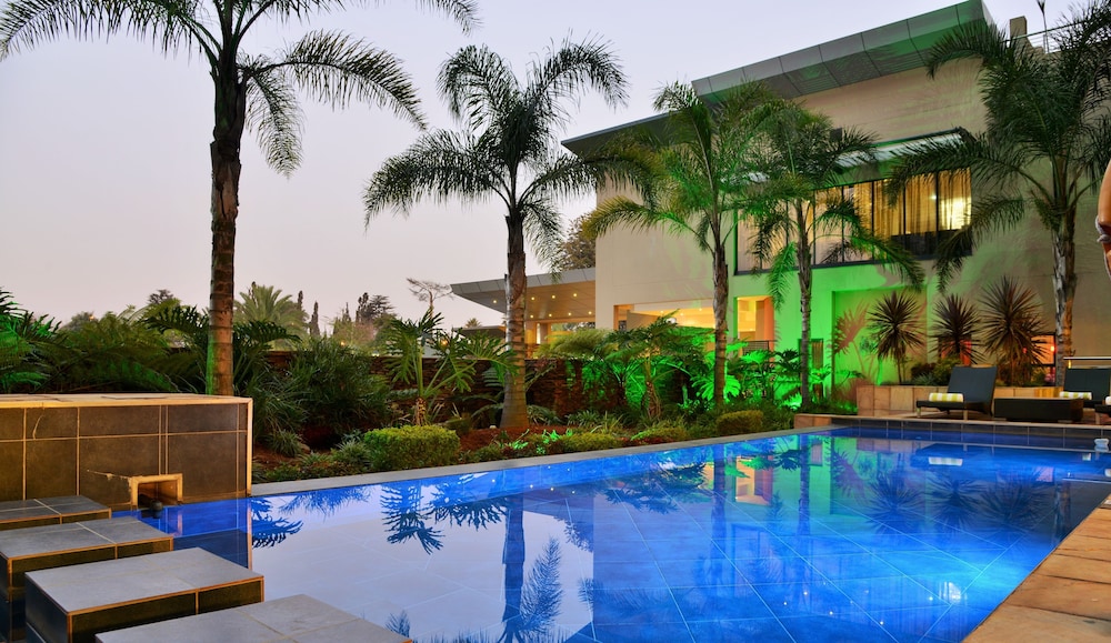 Premier Hotel Or Tambo 3/66