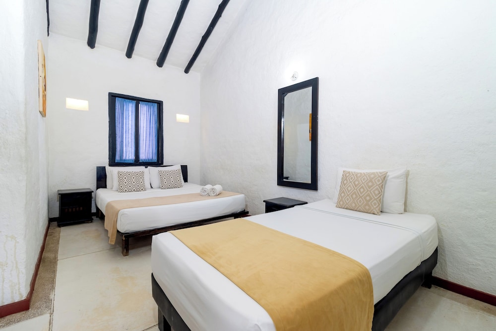 Room, Twin Beds