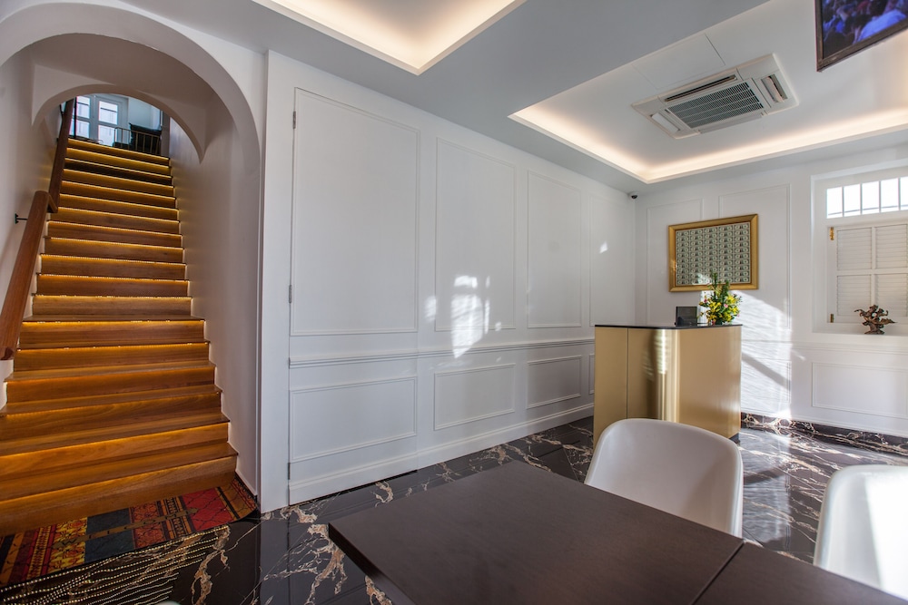 White Mansion Hotel 32/50