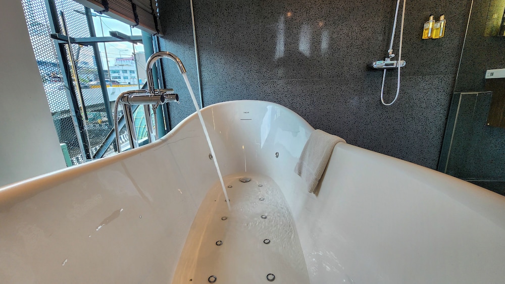 Hotel Ordinary Bangkok 50/50