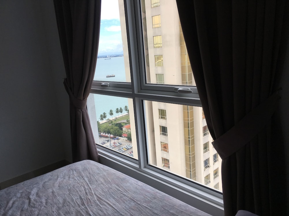 Merlene Suites at Mansion One 12/50