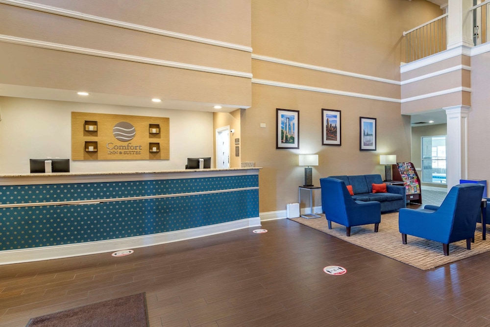 Comfort Inn & Suites Near Six Flags GA 8/38