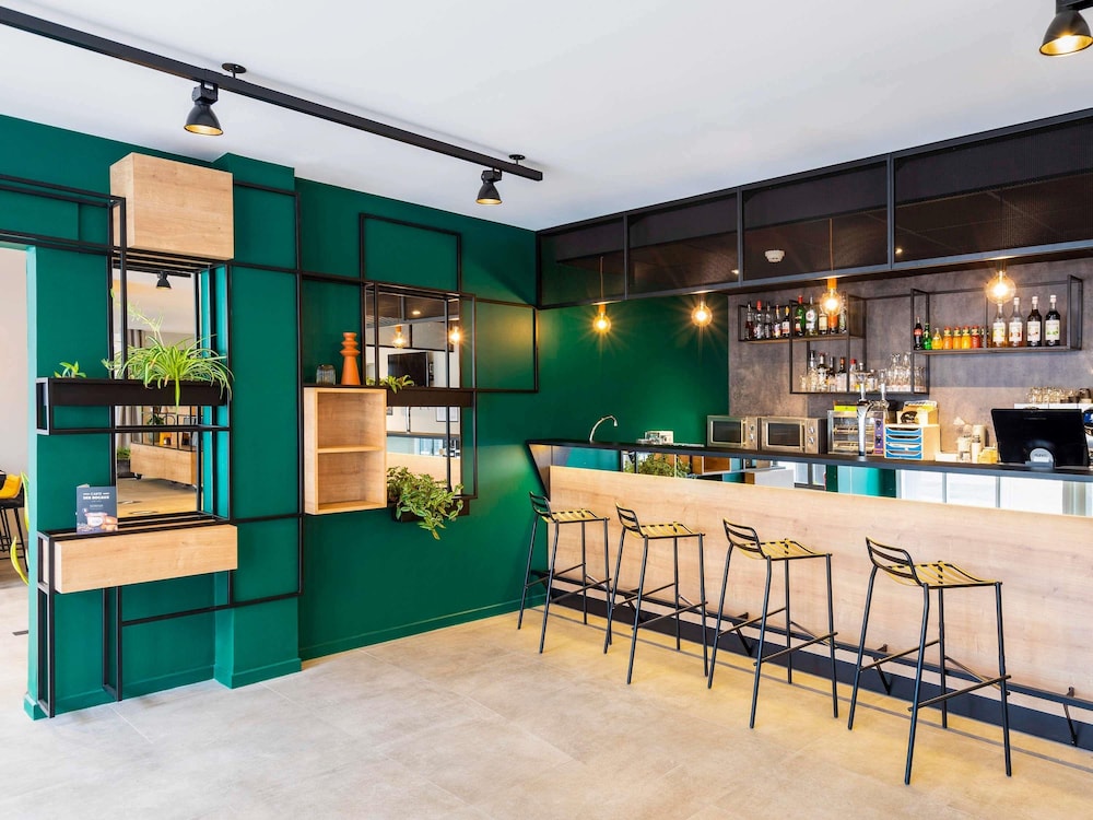 IBIS PAU CENTRE 51/64