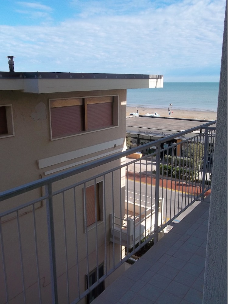 Hotel Italia 6/50