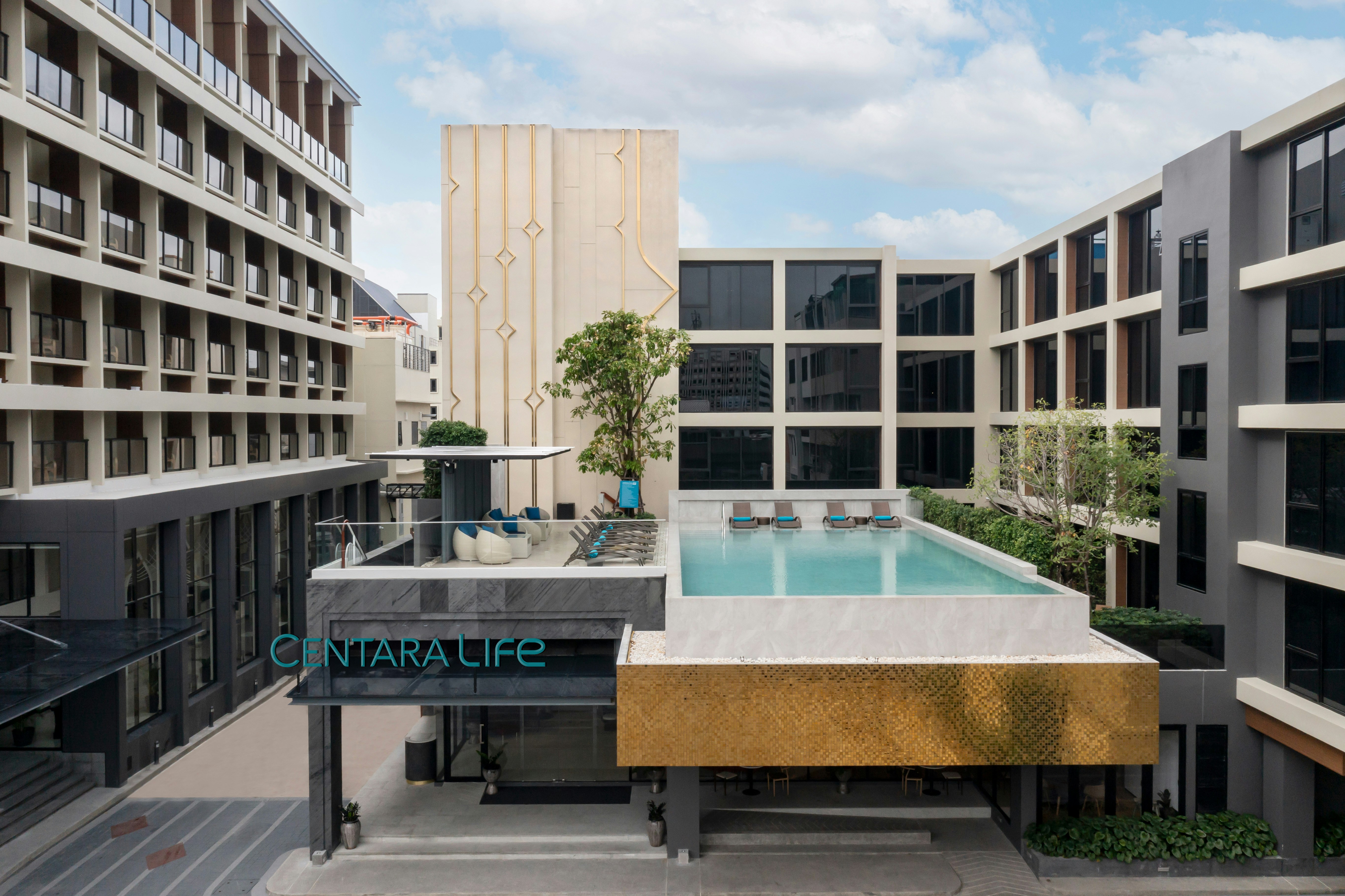 Centara Life Hotel Bangkok Phra Nakhon 57/67