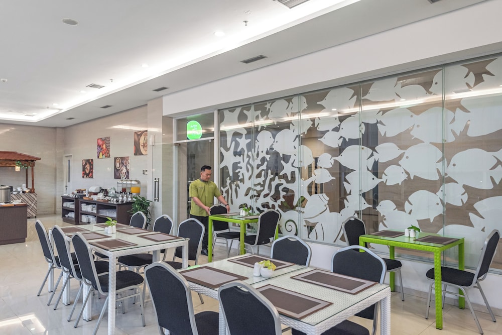 Whiz Hotel Sudirman Cilacap 46/60