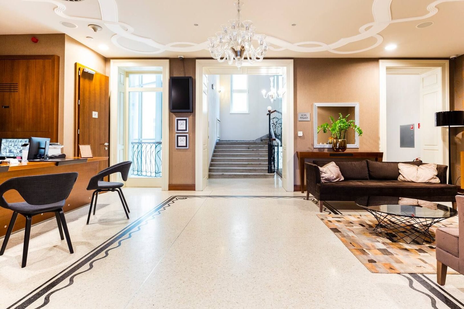 Roset Hotel & Residence 12/21