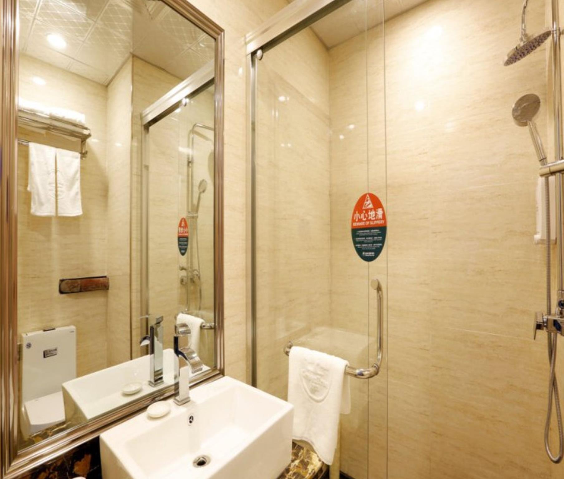 GreenTree Inn LanZhou YanBei Road United University Express Hotel 30/32