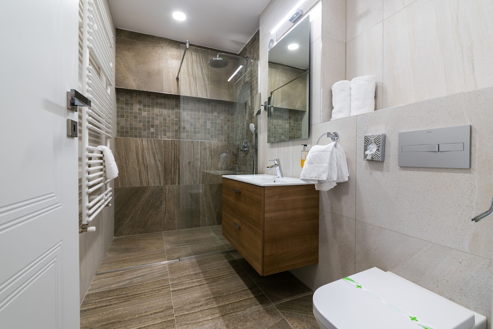 Uba Aparthotel 48/50