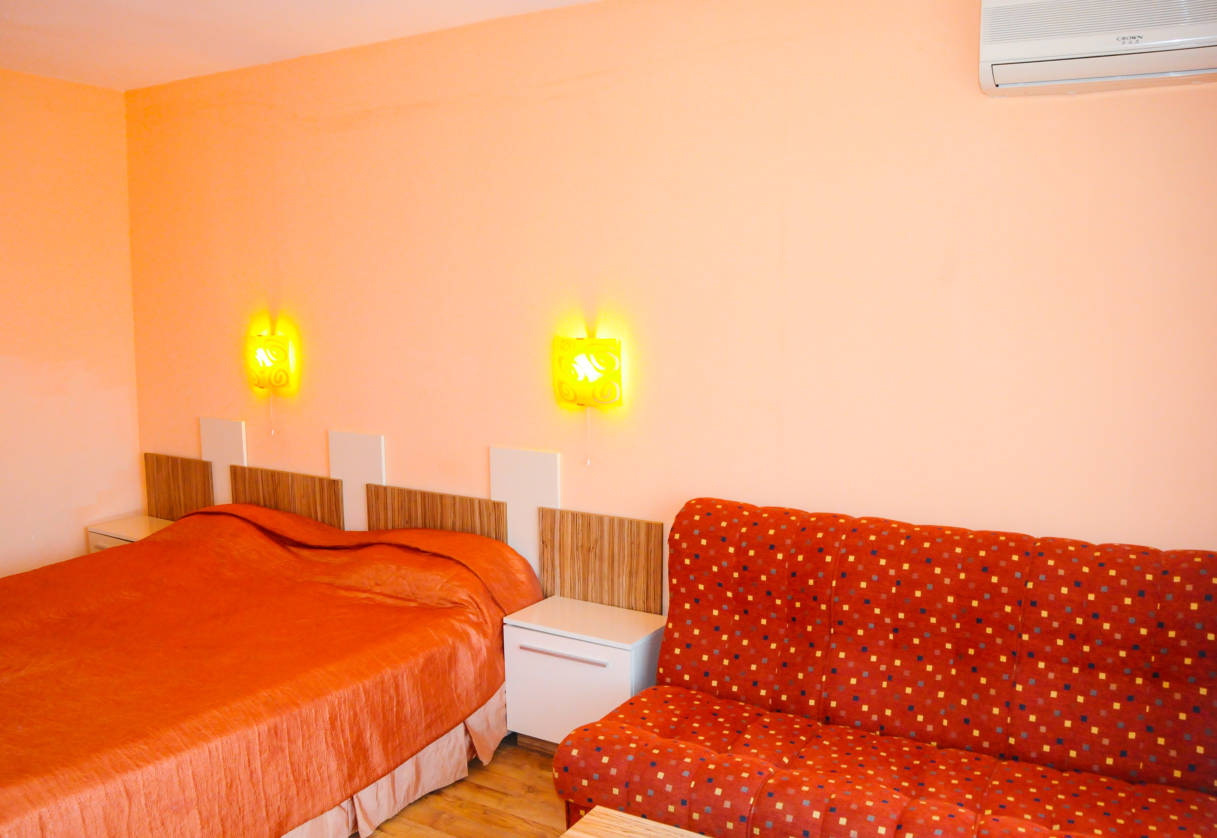 Hotel Apolis 12/23