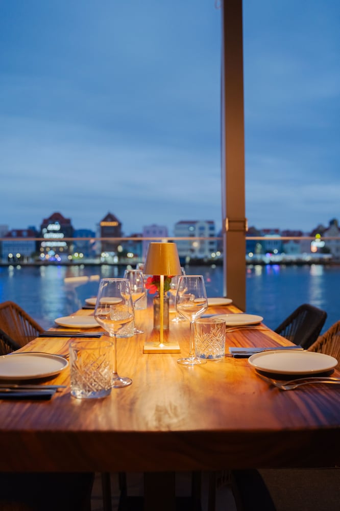 Harbor Hotel and Casino Curacao 63/65