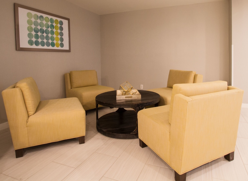HOLIDAY INN VICTORVILLE 47/77