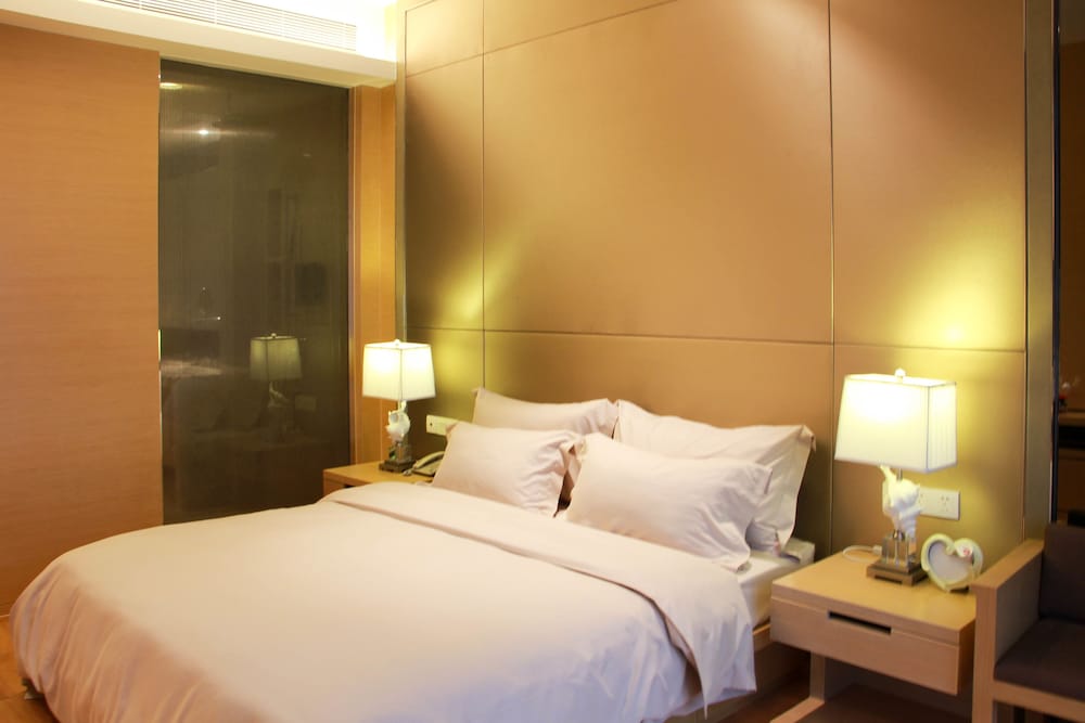 Xingyi International Hotel Poly Store 16/70