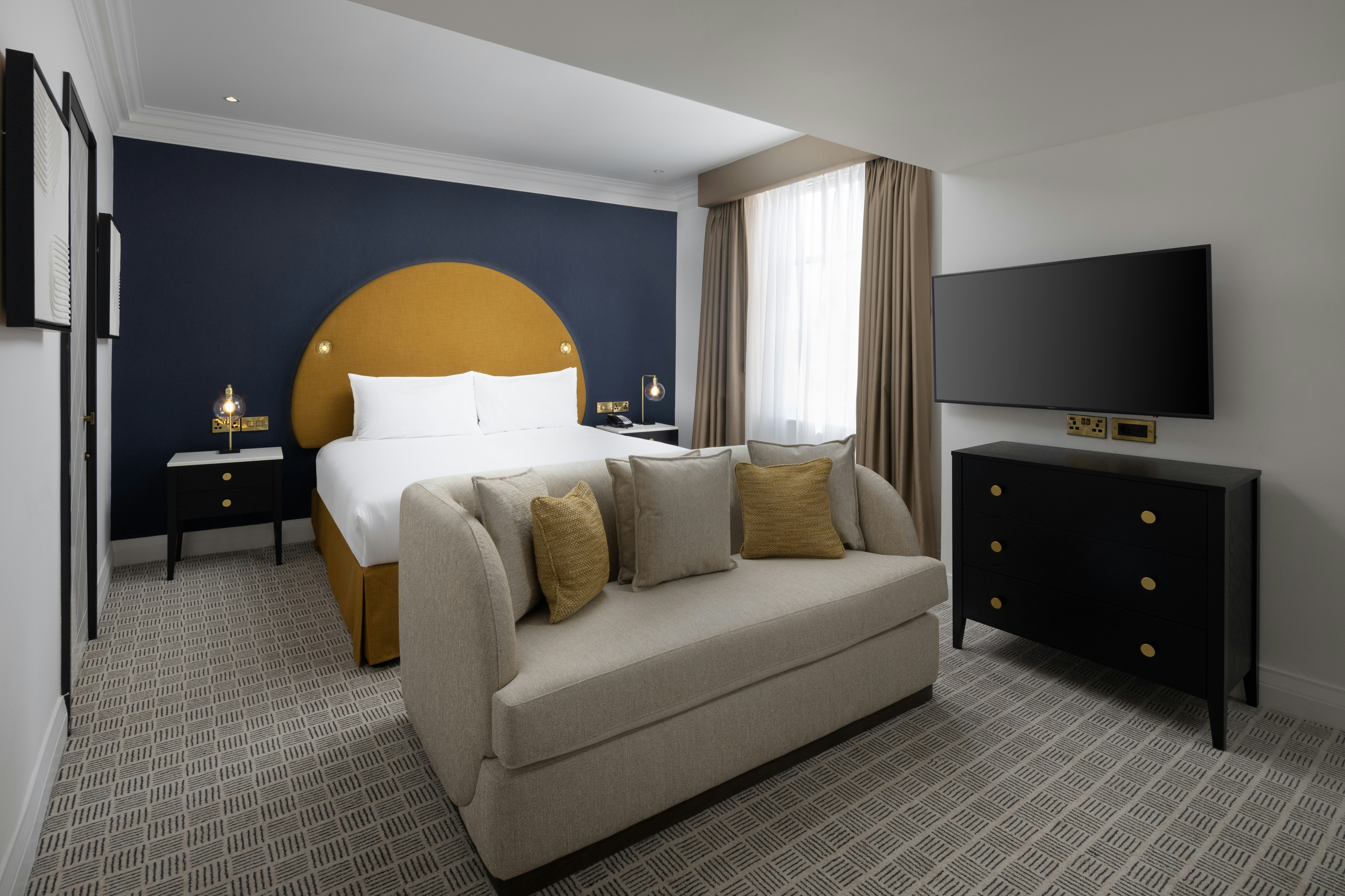 Waldorf, Executive, Suite