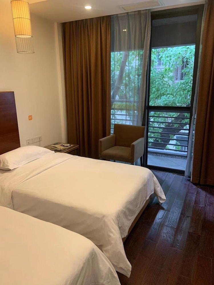 Guangzhou Baiming Fangyuan Apartment 13/47