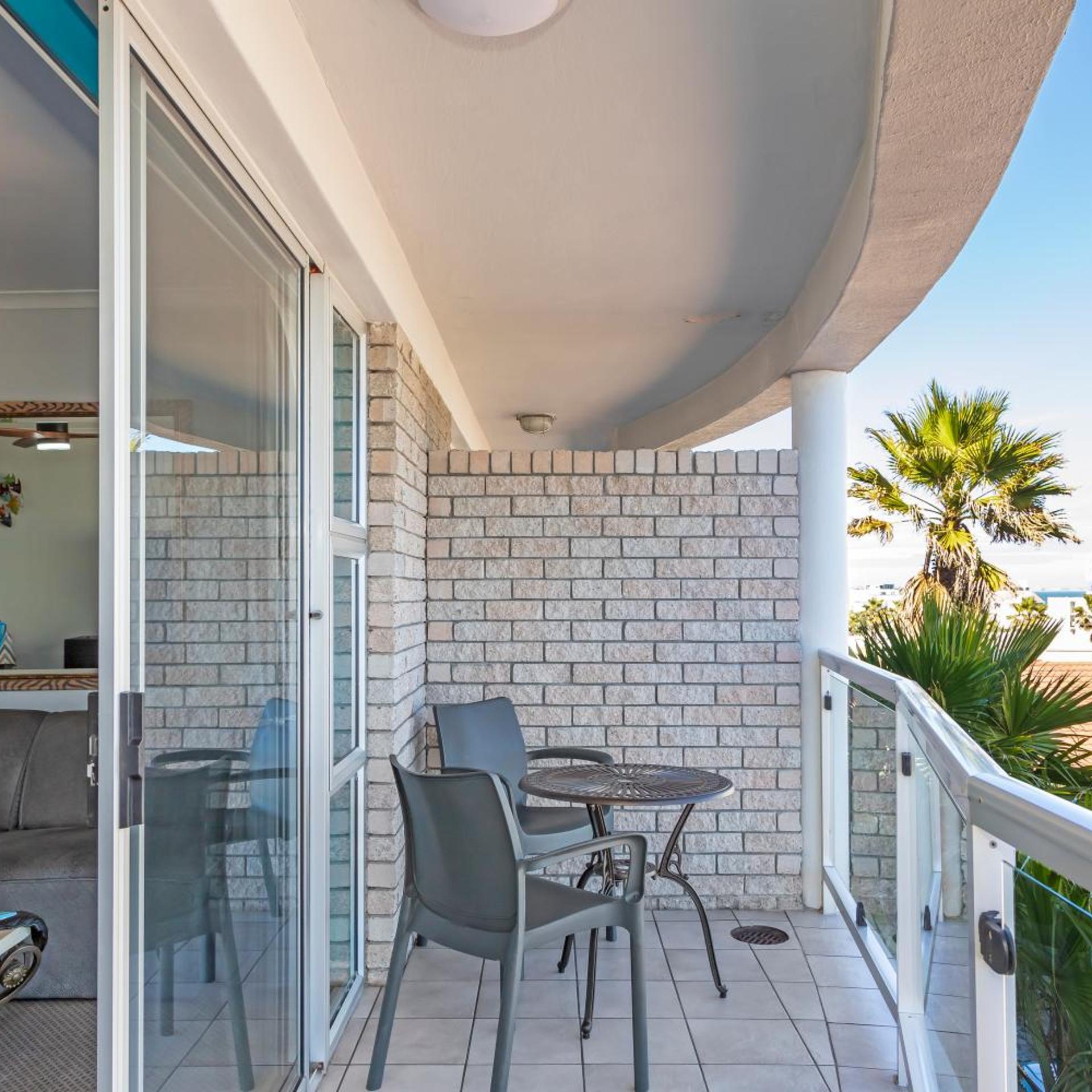 Sea Breeze Apartments 14/35