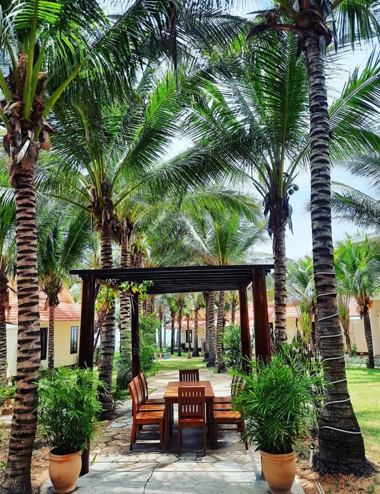 Saigon Emerald Resort 63/72