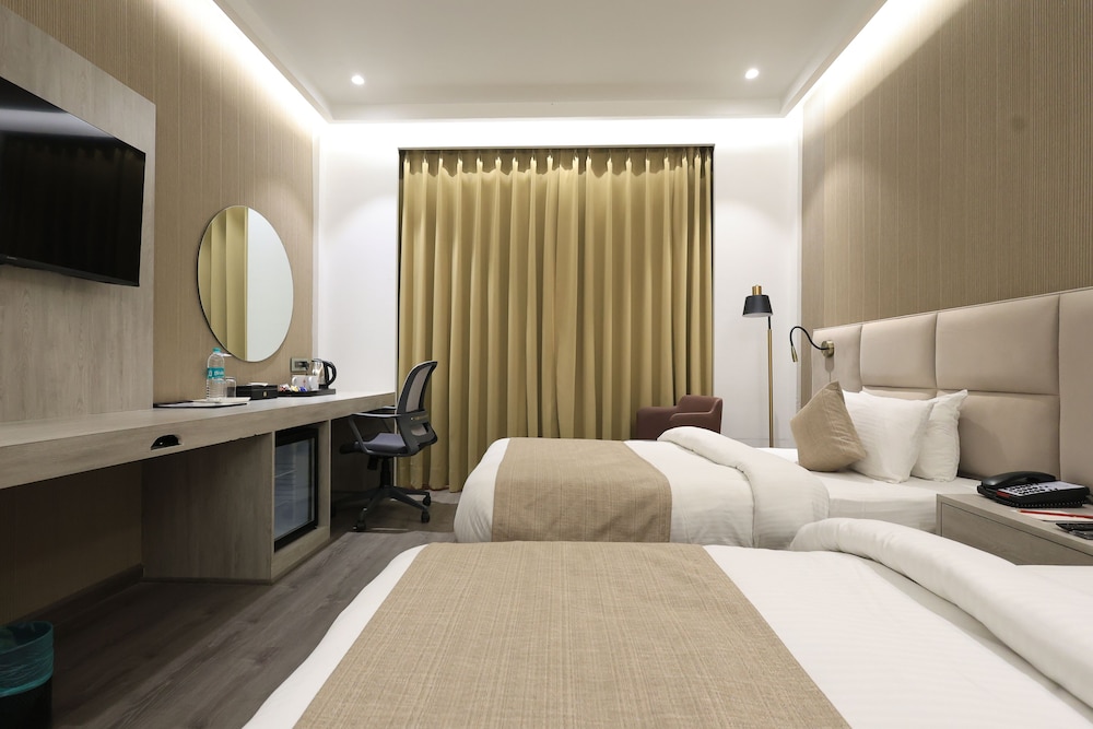 Hotel Swarn Towers 19/50