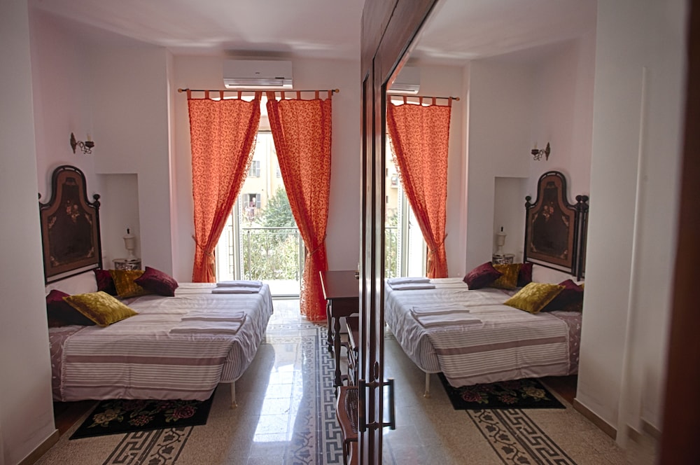 Deluxe Rooms 33/59